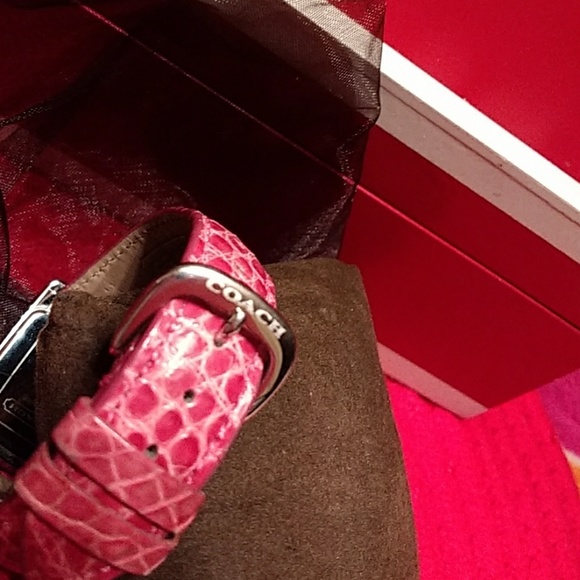 Authentic Ladies Coach face- pearl/real diamonds - Picture 7 of 8